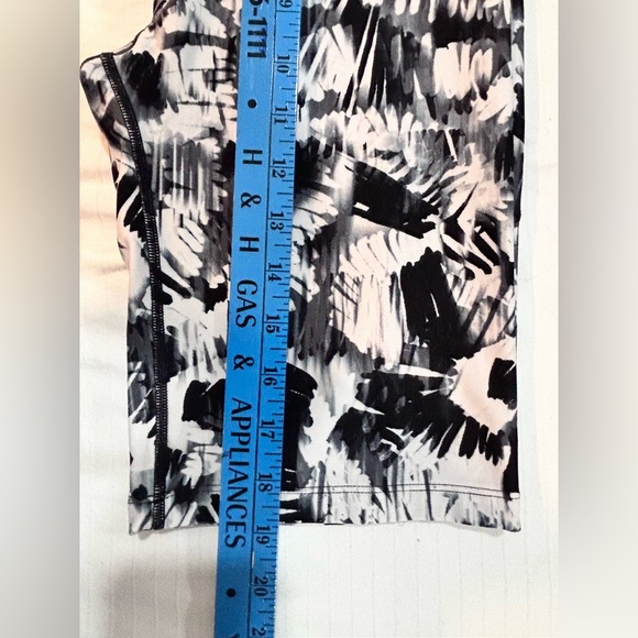 🩳 Calvin Klein Performance High-Waist Yoga/Running Shorts 🏃‍♀️ - Picture 10 of 11